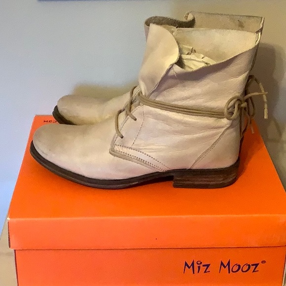Miz Mooz Lilly Boots in Red,Cream - Picture 4 of 4